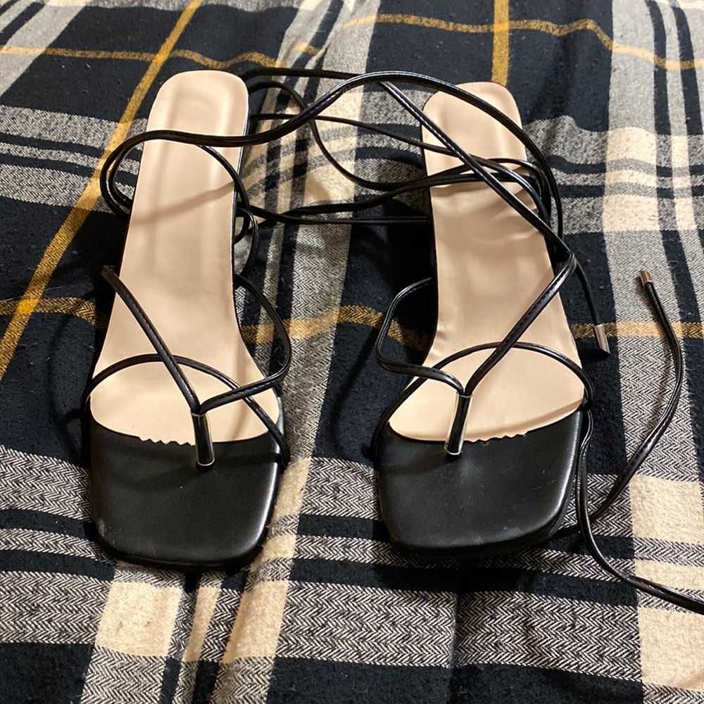new black tie up heels